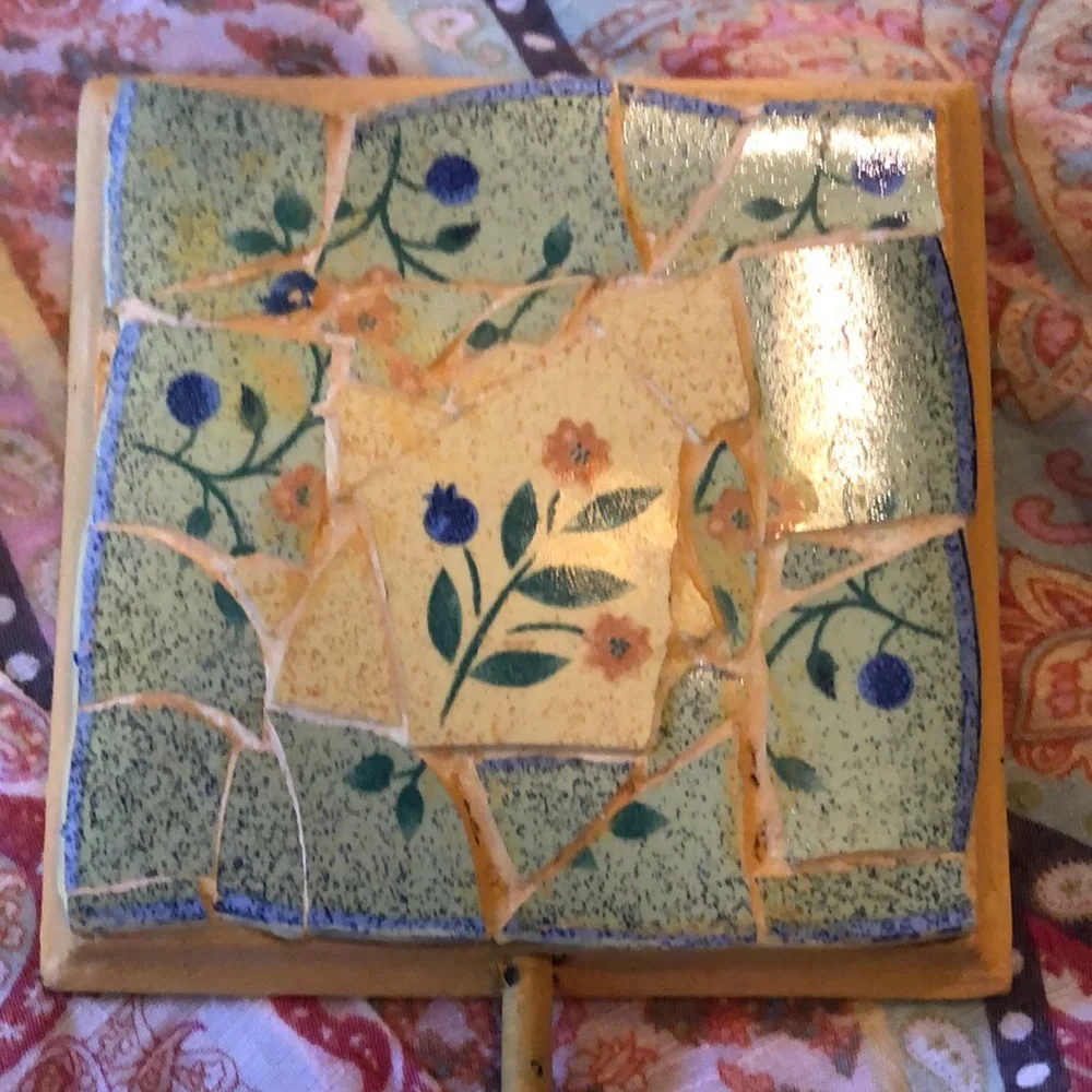 🌷🌸Cottage Handmade Mosaic tile on 5” square wood distressed hook